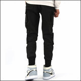 Pantalon cargo noir coupe droite