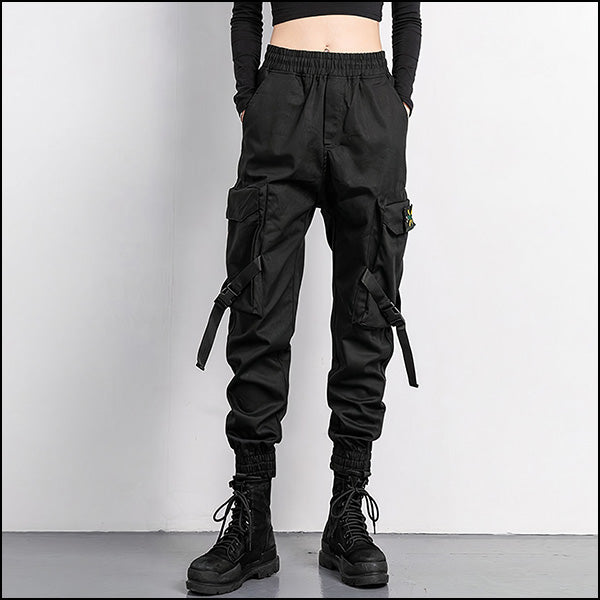 https://www.boutique-militaire.fr/cdn/shop/products/pantalon-cargo-noir-femme-droit-boutique-militaire_600x600.jpg?v=1636311899